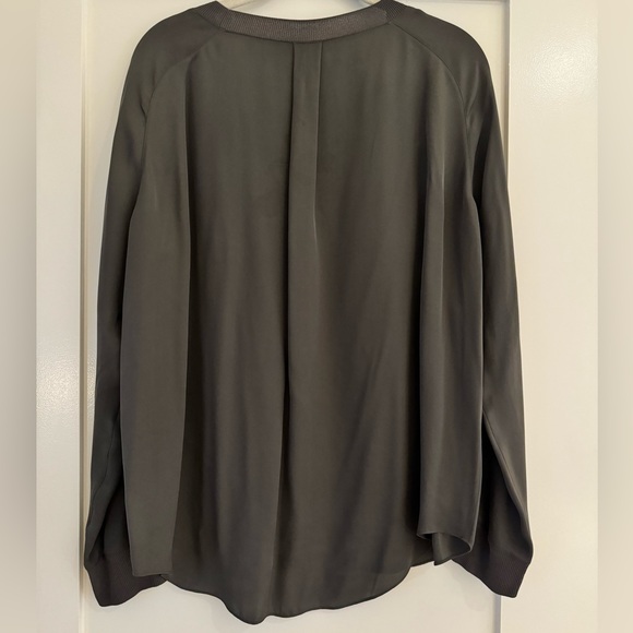 Vince Silk Top Olive Green - Picture 3 of 5